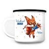 Auf dem Bild ist das Produkt: Campingbecher Emaille personalisiert Fuchs mit Schultüte Wunschname Einschulungsgeschenk zum Preis von €18.9 abgebildet.