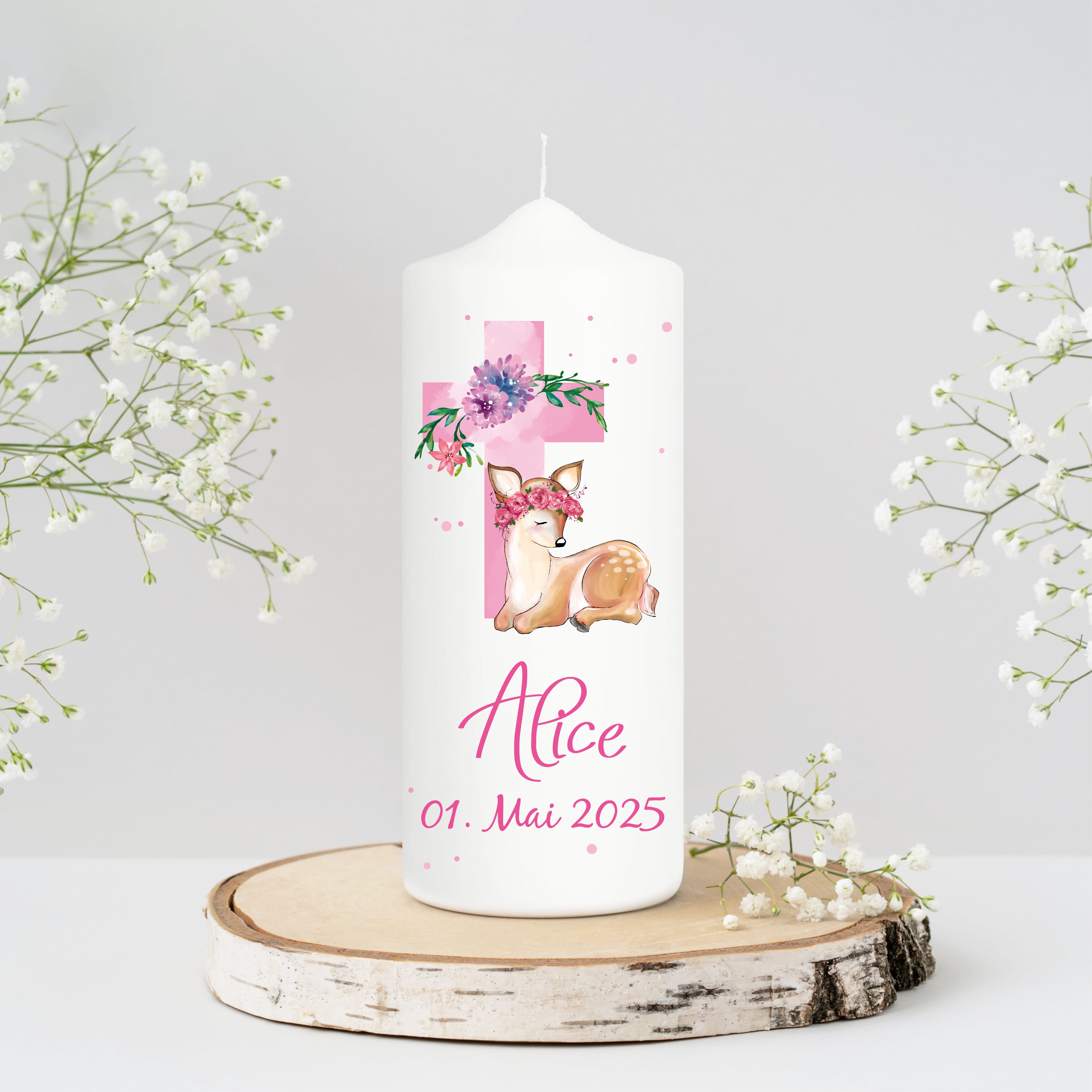 Auf dem Bild ist das Produkt: Taufkerze bedruckt Reh Jesuskreuz Junge Mädchen personalisiert mit Namen Datum Taufspruch Geschenk Kerze zur Taufe zum Preis von €6.40 abgebildet.