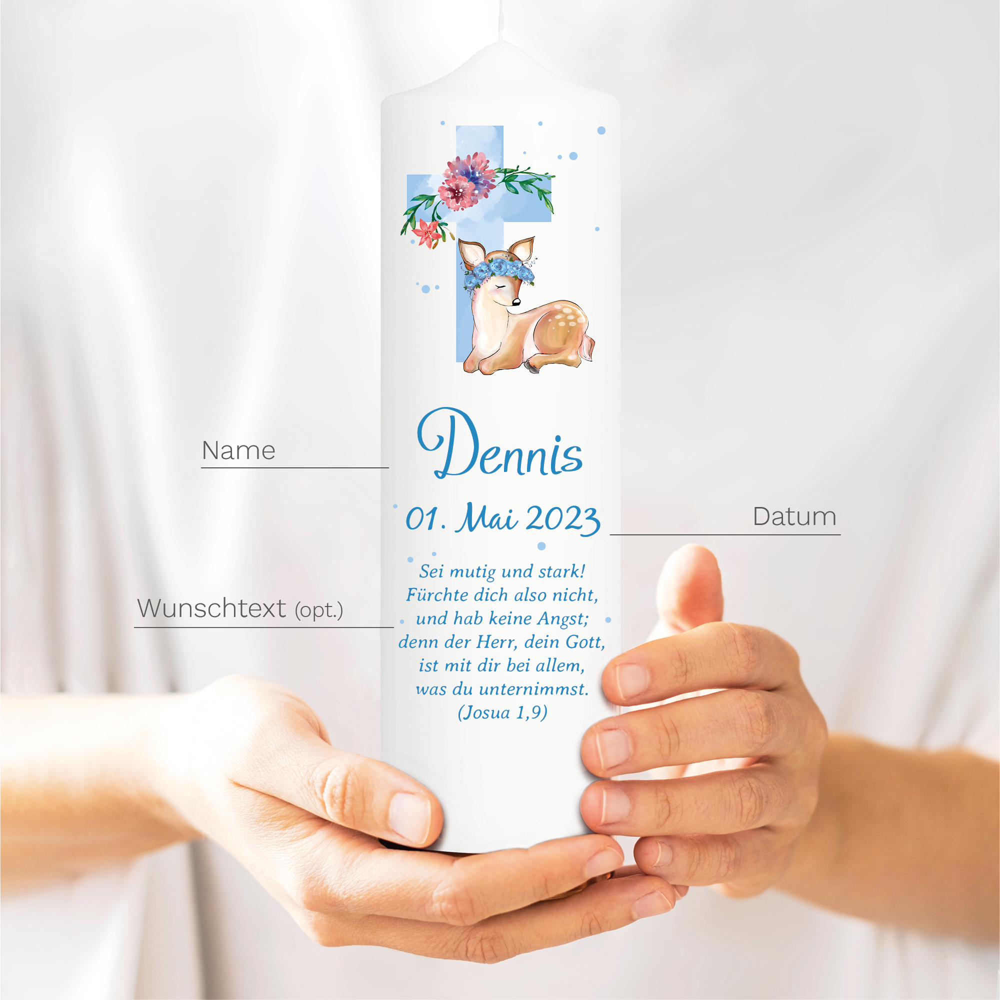 Auf dem Bild ist das Produkt: Taufkerze bedruckt Reh Jesuskreuz Junge Mädchen personalisiert mit Namen Datum Taufspruch Geschenk Kerze zur Taufe zum Preis von €6.40 abgebildet.