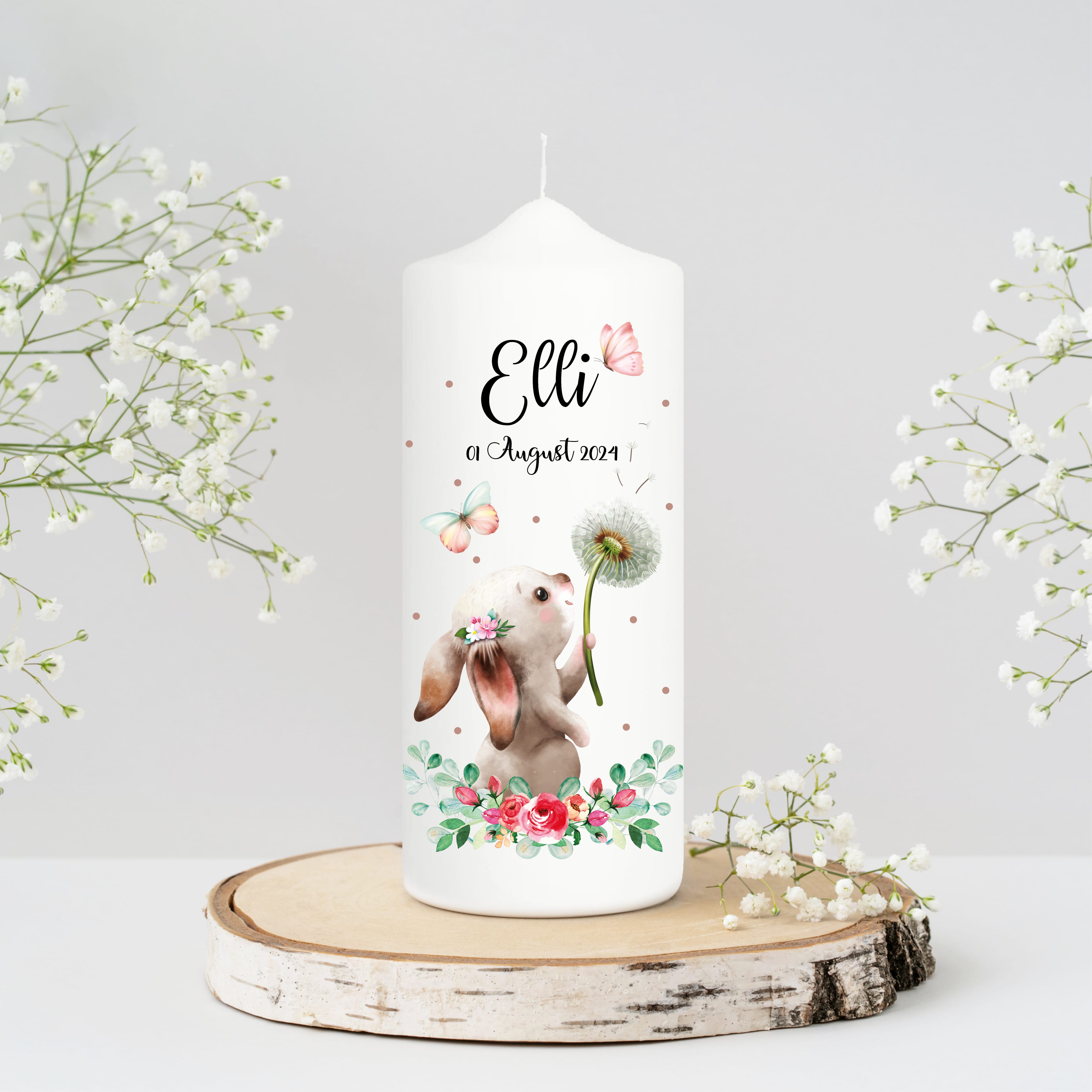 Auf dem Bild ist das Produkt: Taufkerze bedruckt Hase Pusteblume Junge Mädchen personalisiert mit Namen Datum Taufspruch Geschenk Kerze zur Taufe zum Preis von €6.40 abgebildet.