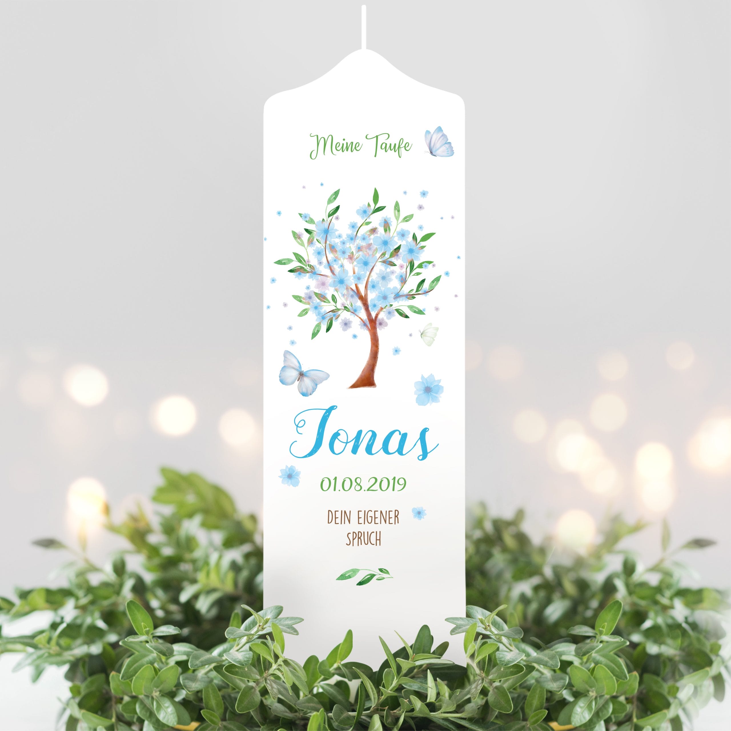 Auf dem Bild ist das Produkt: Taufkerze Blütenbaum für Mädchen oder Junge Baum mit Blüten Taufspruch Personalisierung zum Preis von €6.40 abgebildet.