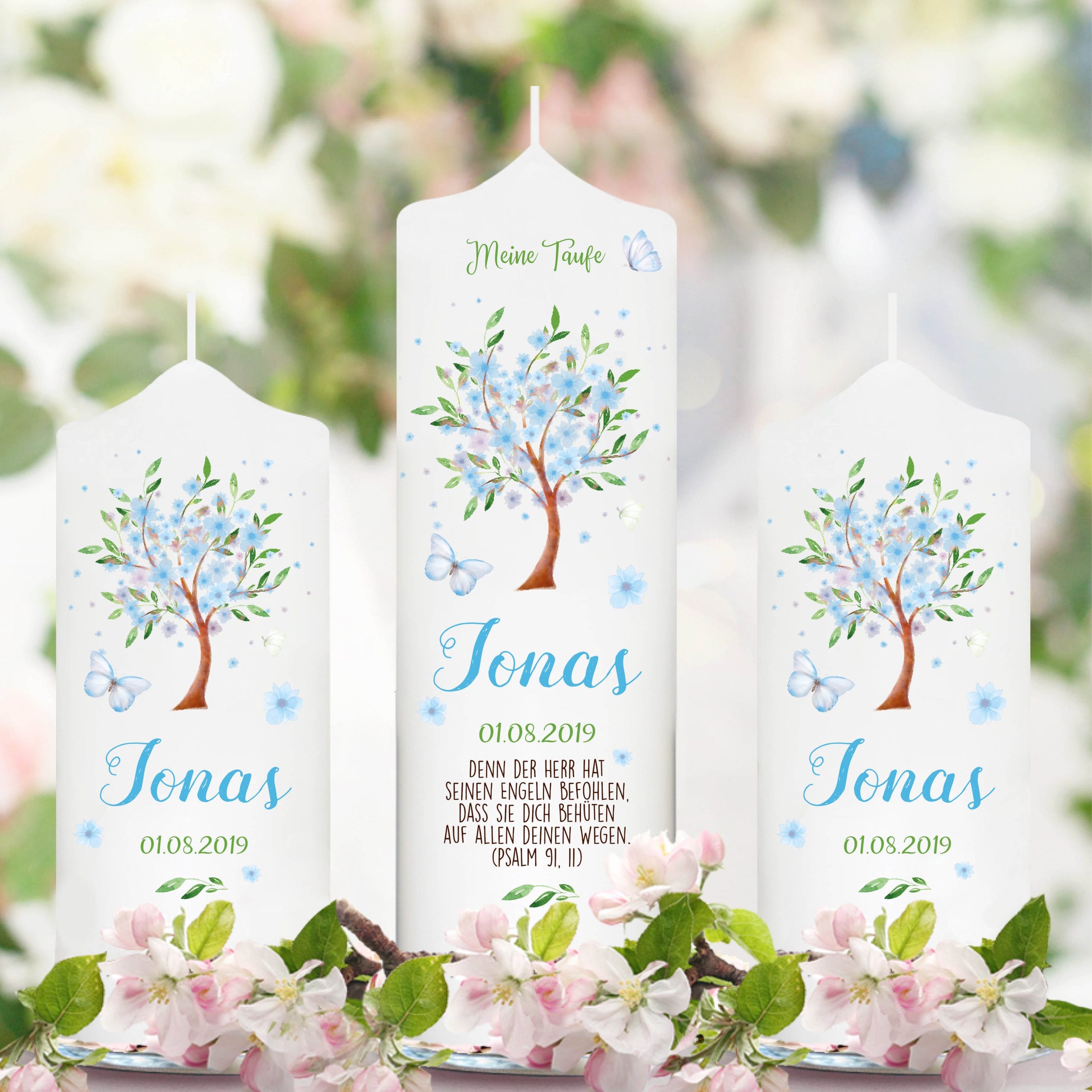 Auf dem Bild ist das Produkt: Taufkerze Blütenbaum für Mädchen oder Junge Baum mit Blüten Taufspruch Personalisierung zum Preis von €6.40 abgebildet.