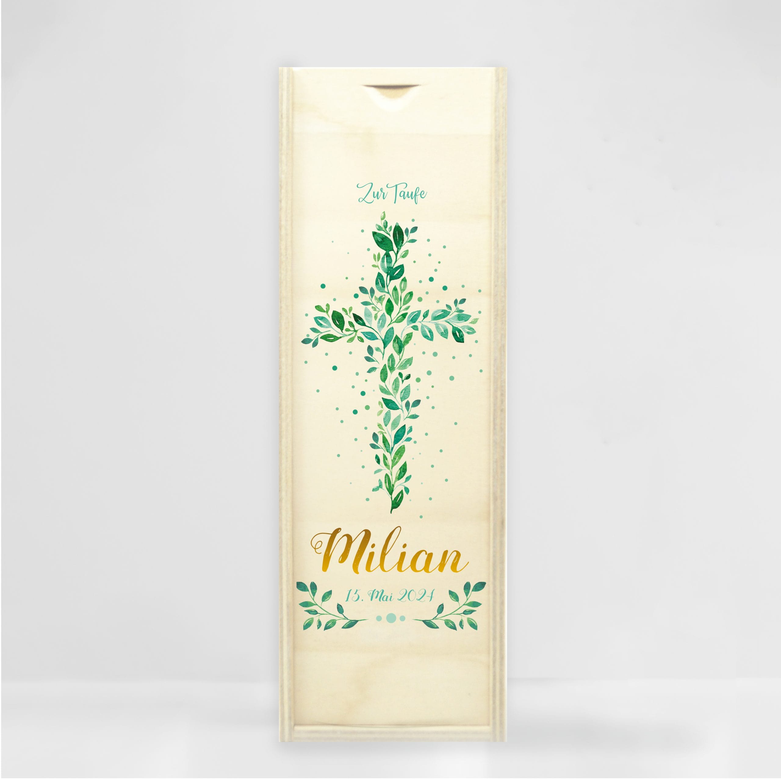 Auf dem Bild ist das Produkt: Taufkerze Blätterkreuz grün Junge oder Mädchen Heiliges Kreuz Blätter Kerze zur Taufe mit Namen zum Preis von €6.40 abgebildet.