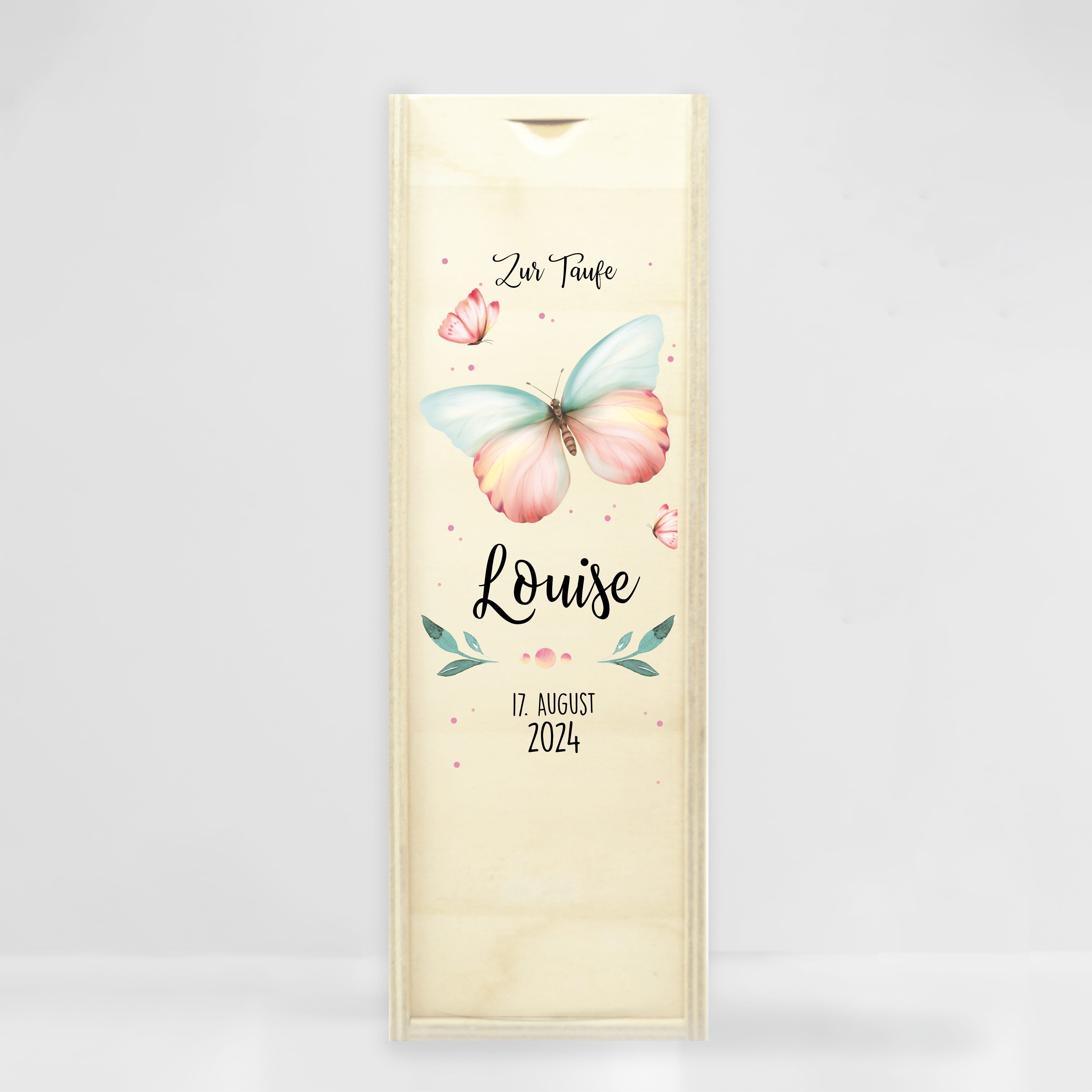 Auf dem Bild ist das Produkt: Taufkerze bedruckt Schmetterling Junge Mädchen personalisiert mit Namen Datum Taufspruch Geschenk Kerze zur Taufe zum Preis von €6.40 abgebildet.