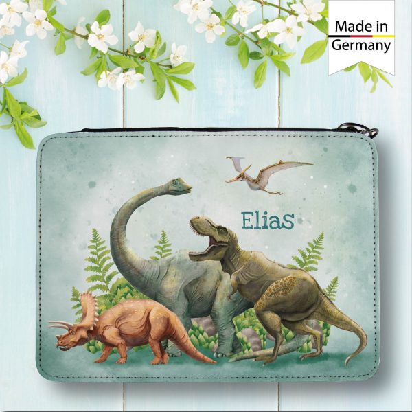 Auf dem Bild ist das Produkt: Gefüllte Federtasche Federmäppchen Dinosaurier personalisiert Wunschname Schulanfang Schule zum Preis von €29.90 abgebildet.