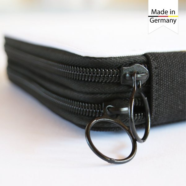 Auf dem Bild ist das Produkt: Gefüllte Federtasche Federmappe personalisiert Wunschname Geschenk Einschulung zum Preis von €29.90 abgebildet.