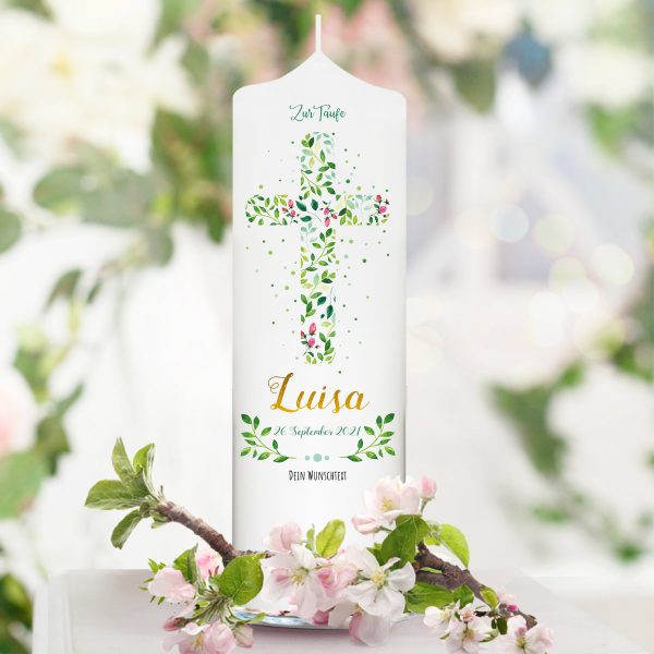 Auf dem Bild ist das Produkt: Taufkerze florales Heiliges Kreuz Blätter Kerze zur Taufe mit Namen Datum und eigenem vorgegebenem oder keinem Taufspruch zum Preis von €5.9 abgebildet.