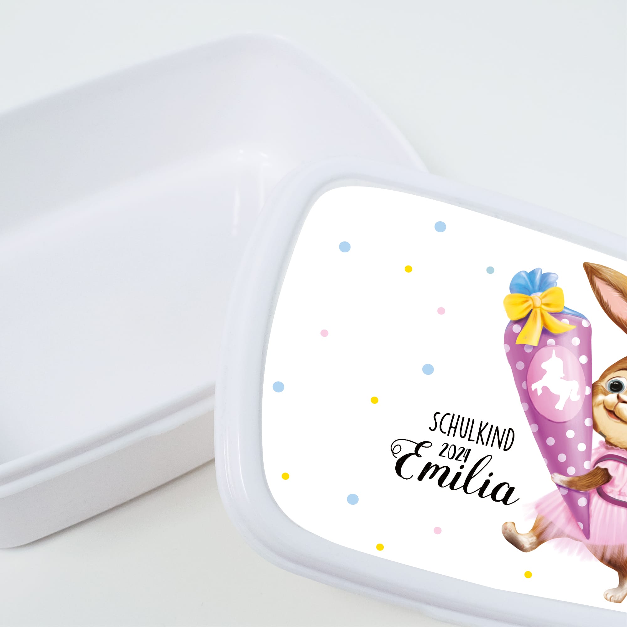 Auf dem Bild ist das Produkt: Personalisierte Brotdose Hase Schultüte anpassbar mit Wunschnamen kratz- und bruchsicher Geschenk Einschulung Schulanfang zum Preis von €19.9 abgebildet.