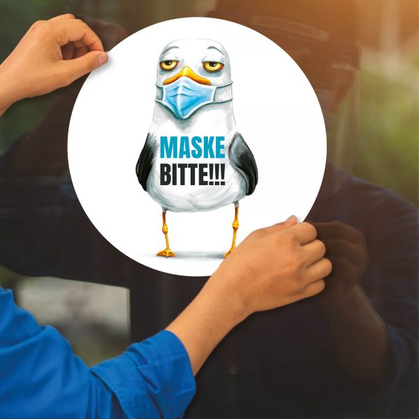 Auf dem Bild ist das Produkt: Schaufenster Eingangstür Maskenpflicht Sticker Maske bitte!!! mit Möwe, Corona Pandemie zum Preis von €9.9 abgebildet.