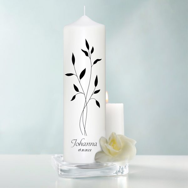 Auf dem Bild ist das Produkt: Trauerkerze Blätter Zweig schwarz personalisiert mit Namen und Datum zum Preis von €5.9 abgebildet.