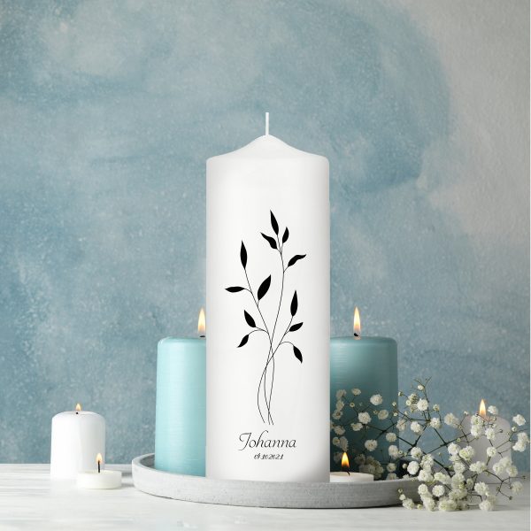 Auf dem Bild ist das Produkt: Trauerkerze Blätter Zweig schwarz personalisiert mit Namen und Datum zum Preis von €5.9 abgebildet.
