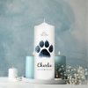 Auf dem Bild ist das Produkt: Trauerkerze für Tiere Hund Pfote personalisiert mit Namen und Datum Kerze Katze Trauer zum Preis von €5.90 abgebildet.