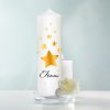 Auf dem Bild ist das Produkt: Trauerkerze goldene Sterne, personalisiert mit Namen und Trauerspruch zum Preis von €19.9 abgebildet.