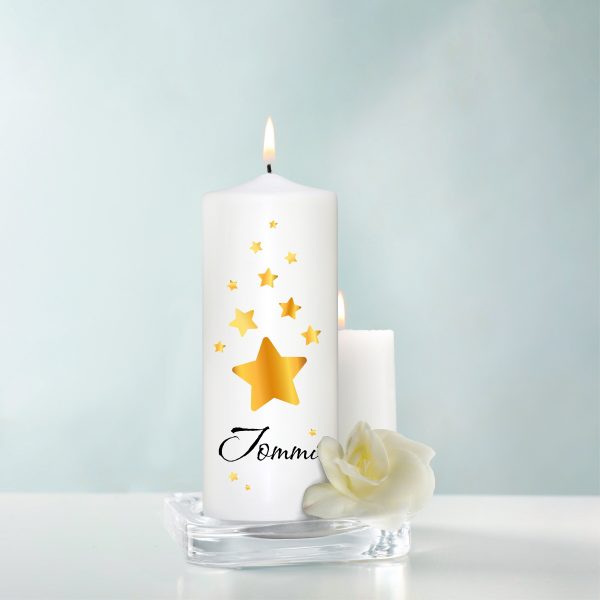 Auf dem Bild ist das Produkt: Trauerkerze goldene Sterne, personalisiert mit Namen und Trauerspruch zum Preis von €19.9 abgebildet.