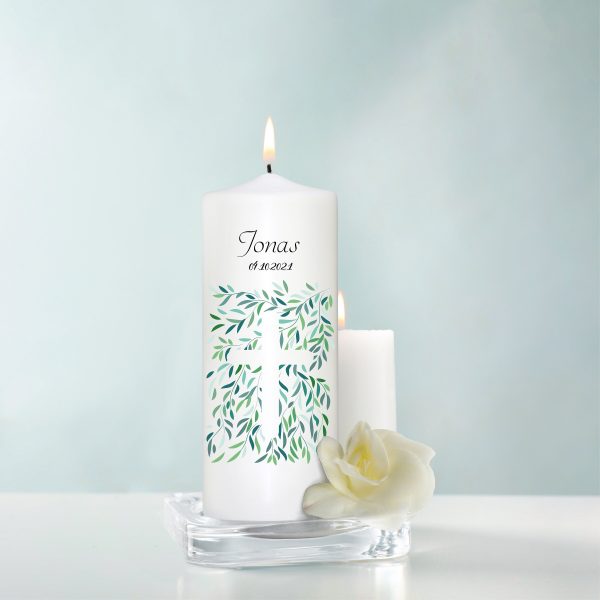 Auf dem Bild ist das Produkt: Trauerkerze Kreuz aus Blättern, personalisiert mit Namen und Datum, Trauerspruch zum Preis von €5.9 abgebildet.