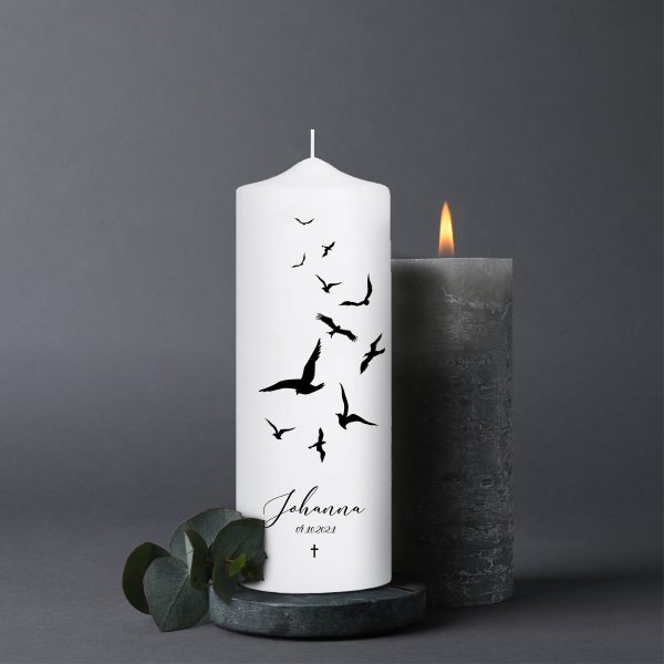 Auf dem Bild ist das Produkt: Trauerkerze Vögel Möwen personalisiert mit Namen und Datum Grabkerze Kerze Sternenkind zum Preis von €5.9 abgebildet.