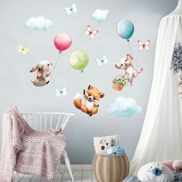 Auf dem Bild ist das Produkt: Wandtattoo Kinderzimmer Hase, Maus und Fuchs mit Luftballons, Wolken und Schmetterlinge Dekoration Babyzimmer zum Preis von €29.9 abgebildet.
