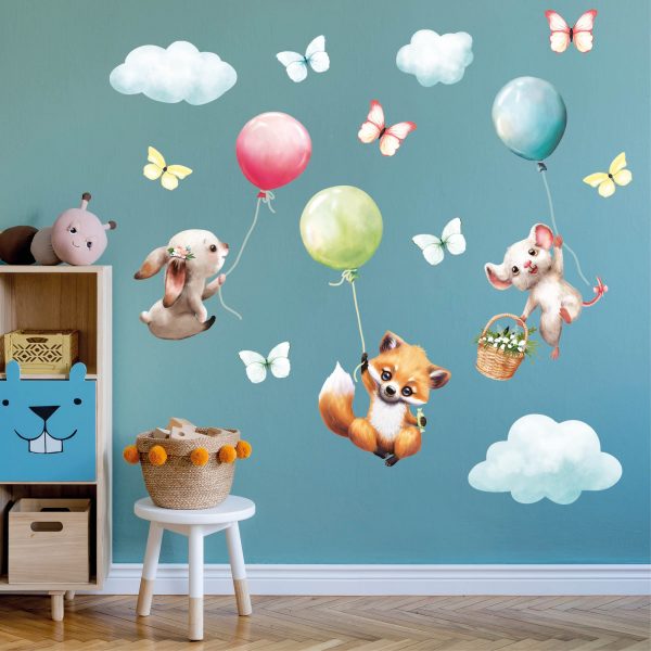 Auf dem Bild ist das Produkt: Wandtattoo Kinderzimmer Hase, Maus und Fuchs mit Luftballons, Wolken und Schmetterlinge Dekoration Babyzimmer zum Preis von €29.9 abgebildet.