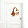 Auf dem Bild ist das Produkt: Türaufkleber Wandtattoo Giraffe mit Schild Türschild Kinderzimmer Sticker Kind zum Preis von €19.9 abgebildet.