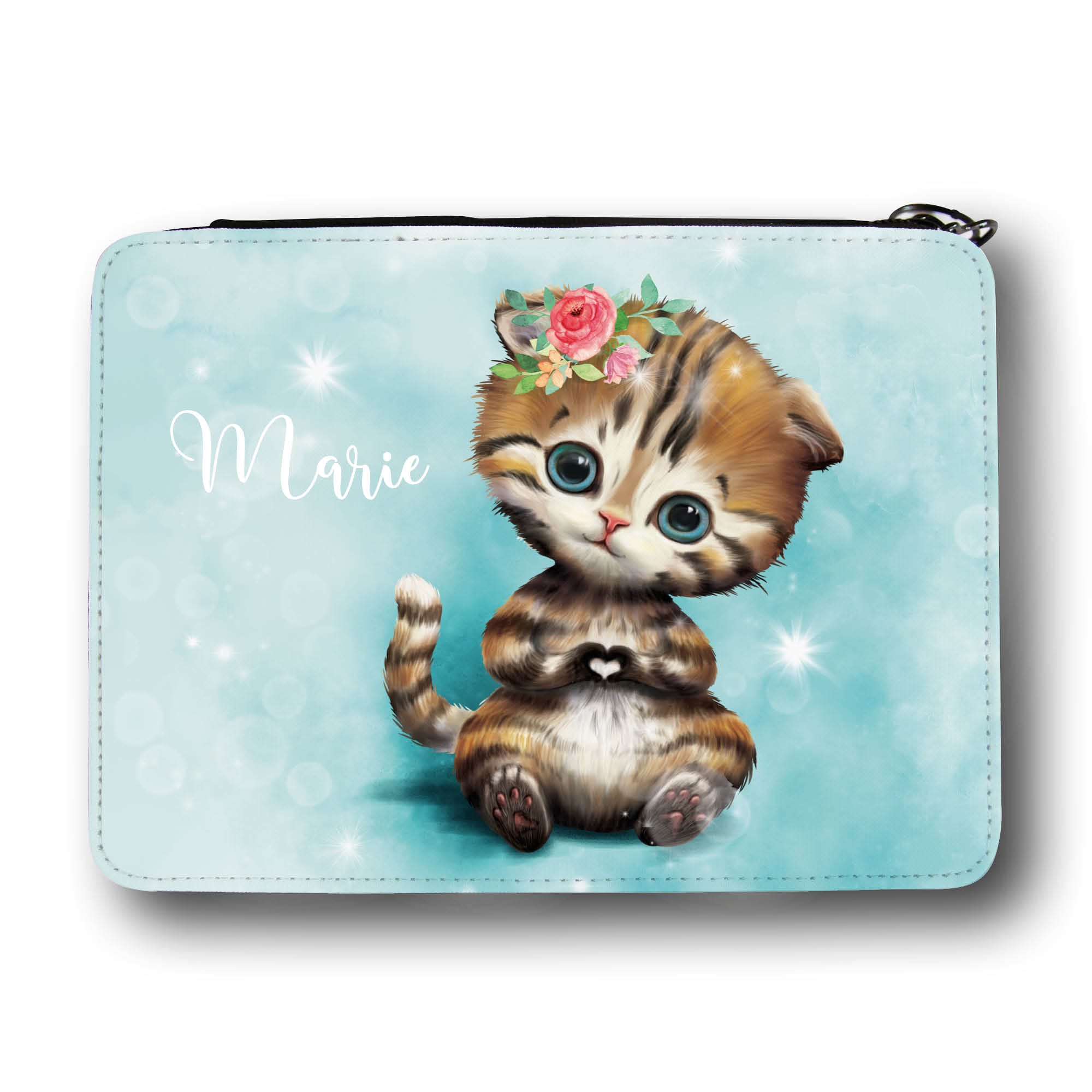 Auf dem Bild ist das Produkt: Gefüllte Federtasche Katze Federmäppchen personalisiert Wunschname Mädchen Einschulungsgeschenk zum Preis von €29.9 abgebildet.