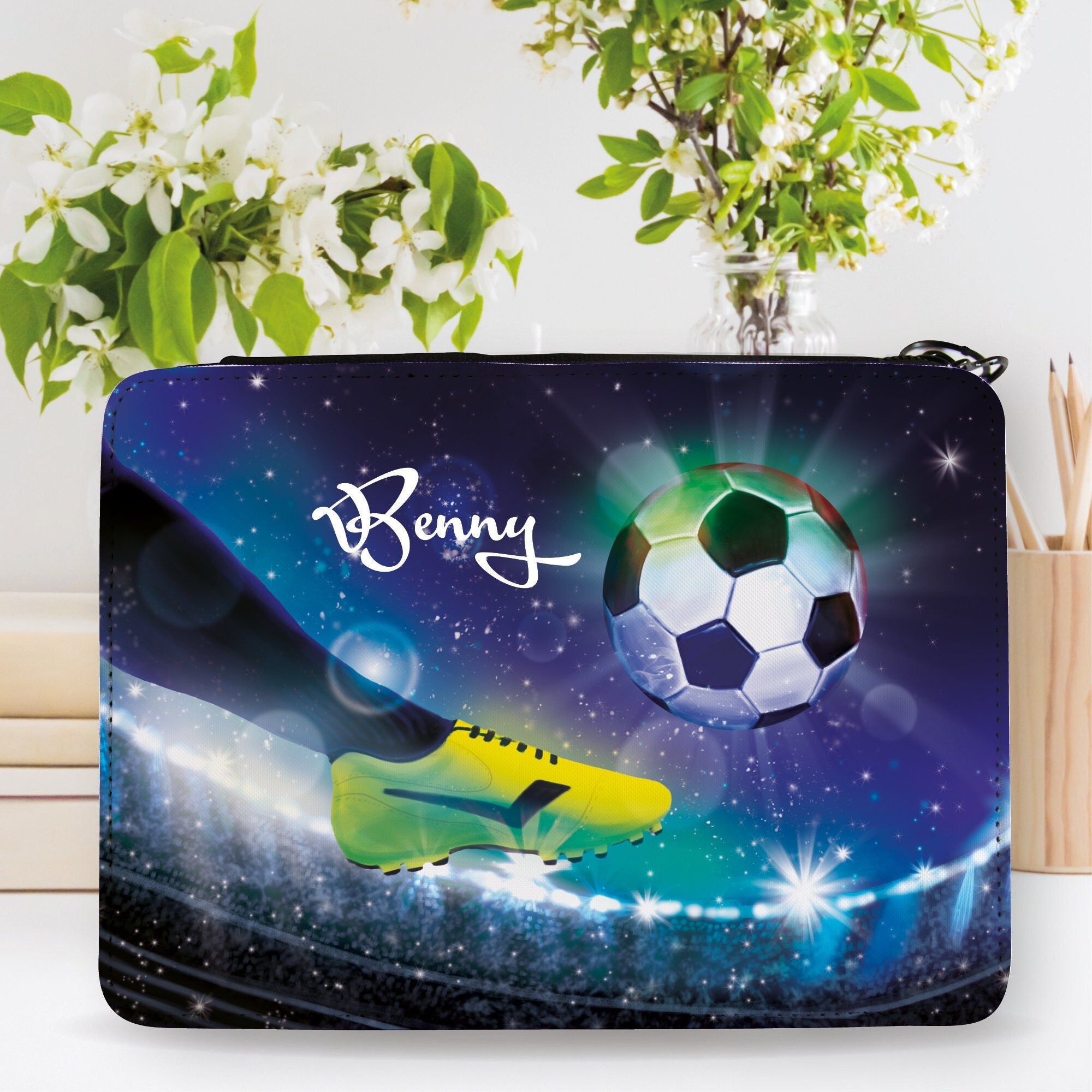 Gefüllte Federtasche Federmäppchen Fußball personalisiert Wunschname Schulanfang Schule, blau, Einschulungsgeschenk
