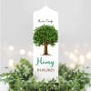 Auf dem Bild ist das Produkt: Taufkerze Junge/ Mädchen Lebensbaum Kerze Baum bedruckt mit Namen, Datum und auf Wunsch eigenem, vorgegebenem oder keinem Taufspruch zum Preis von €6.40 abgebildet.
