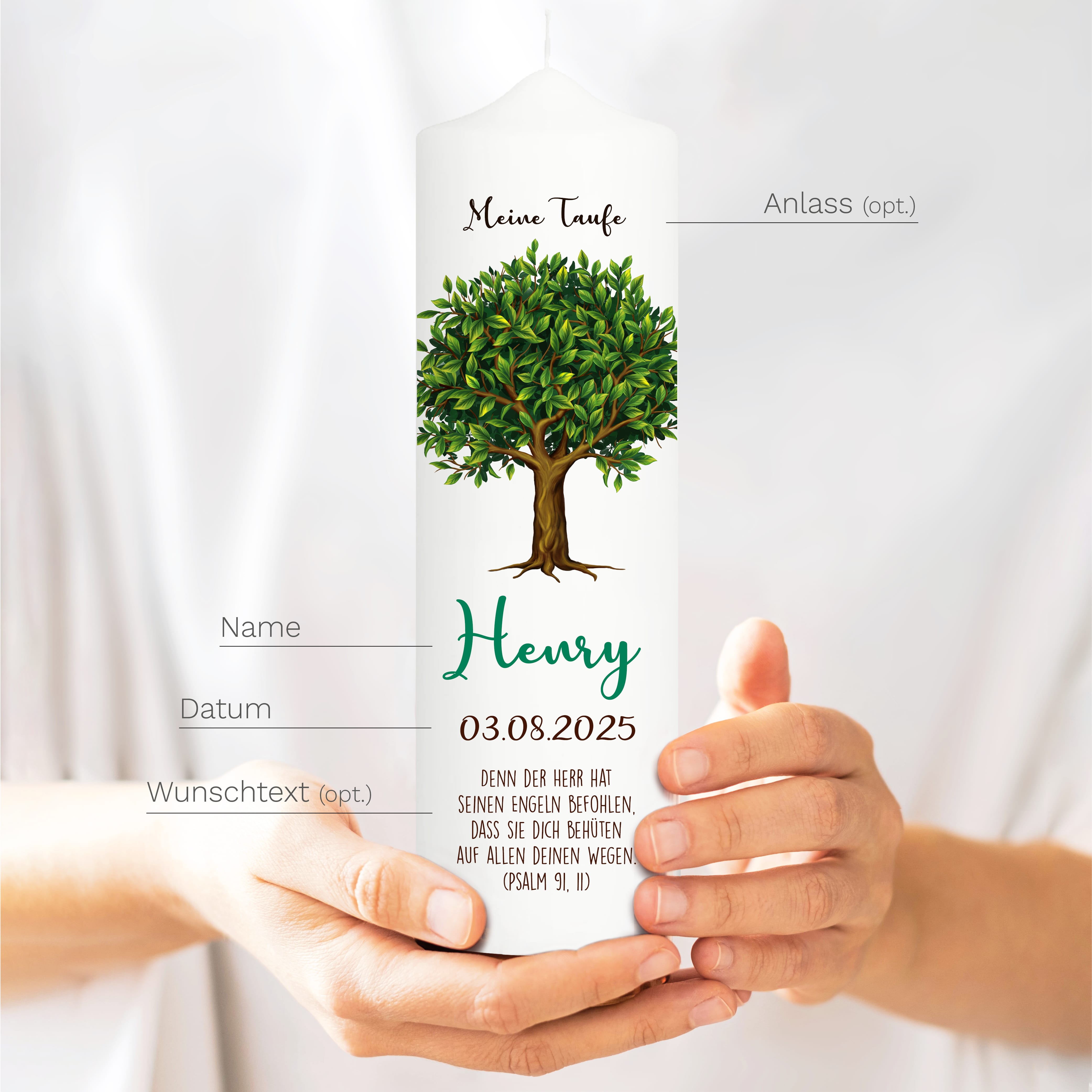 Auf dem Bild ist das Produkt: Taufkerze Junge/ Mädchen Lebensbaum Kerze Baum bedruckt mit Namen, Datum und auf Wunsch eigenem, vorgegebenem oder keinem Taufspruch zum Preis von €6.40 abgebildet.