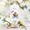 Kerze zur Einschulung für Jungen Fuchs auf Fahrrad mit Luftballons personalisiert mit Namen und Datum Auf dem Bild ist das Produkt: Kerze zur Einschulung für Jungen Fuchs auf Fahrrad mit Luftballons personalisiert mit Namen und Datum zum Preis von €5.9 abgebildet.