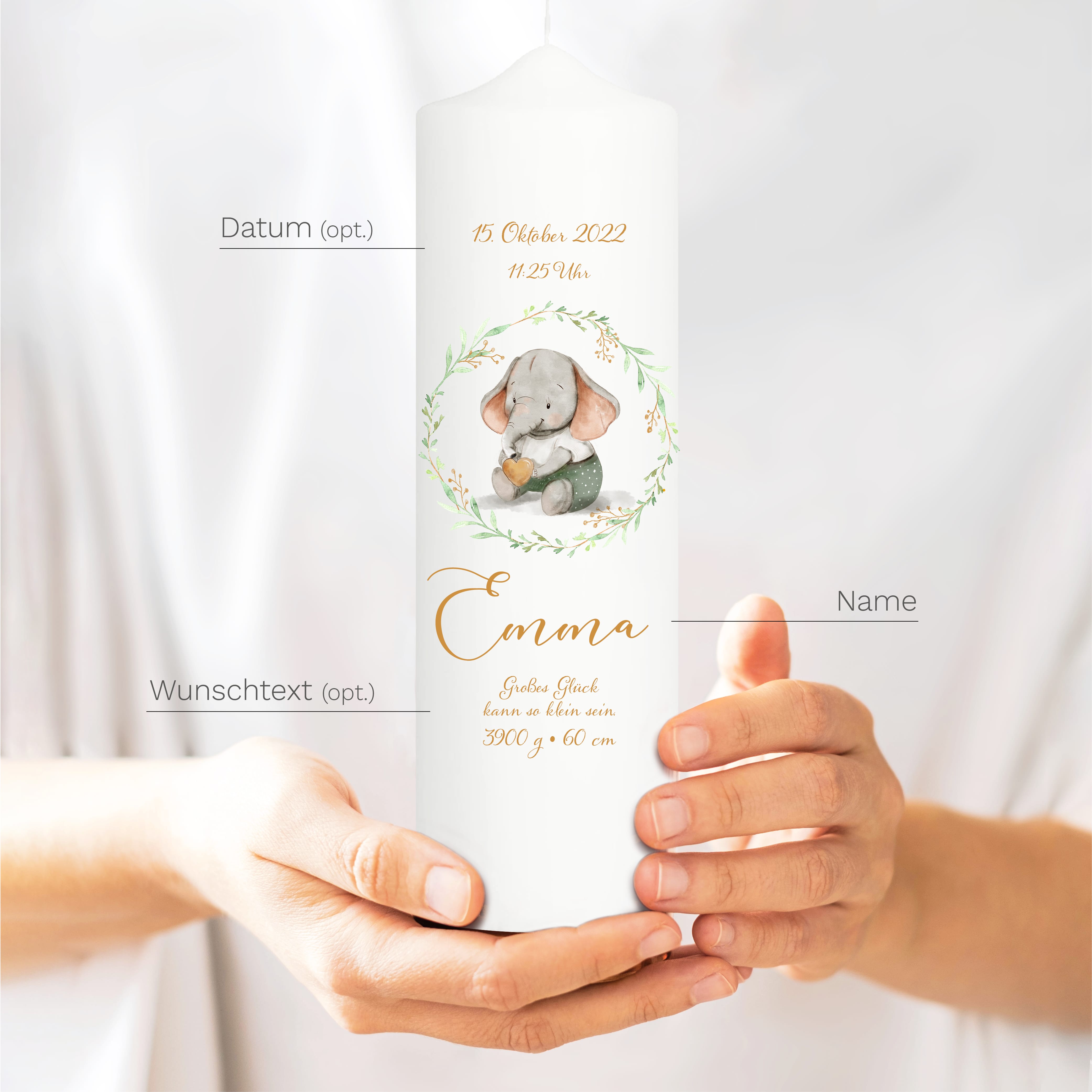 Auf dem Bild ist das Produkt: Taufkerze oder Kerze zur Geburt Junge Mädchen Elefant mit Blätterkranz pastell mit Namen, Datum Uhrzeit, Gewicht, Größe und Spruch zum Preis von €5.90 abgebildet.