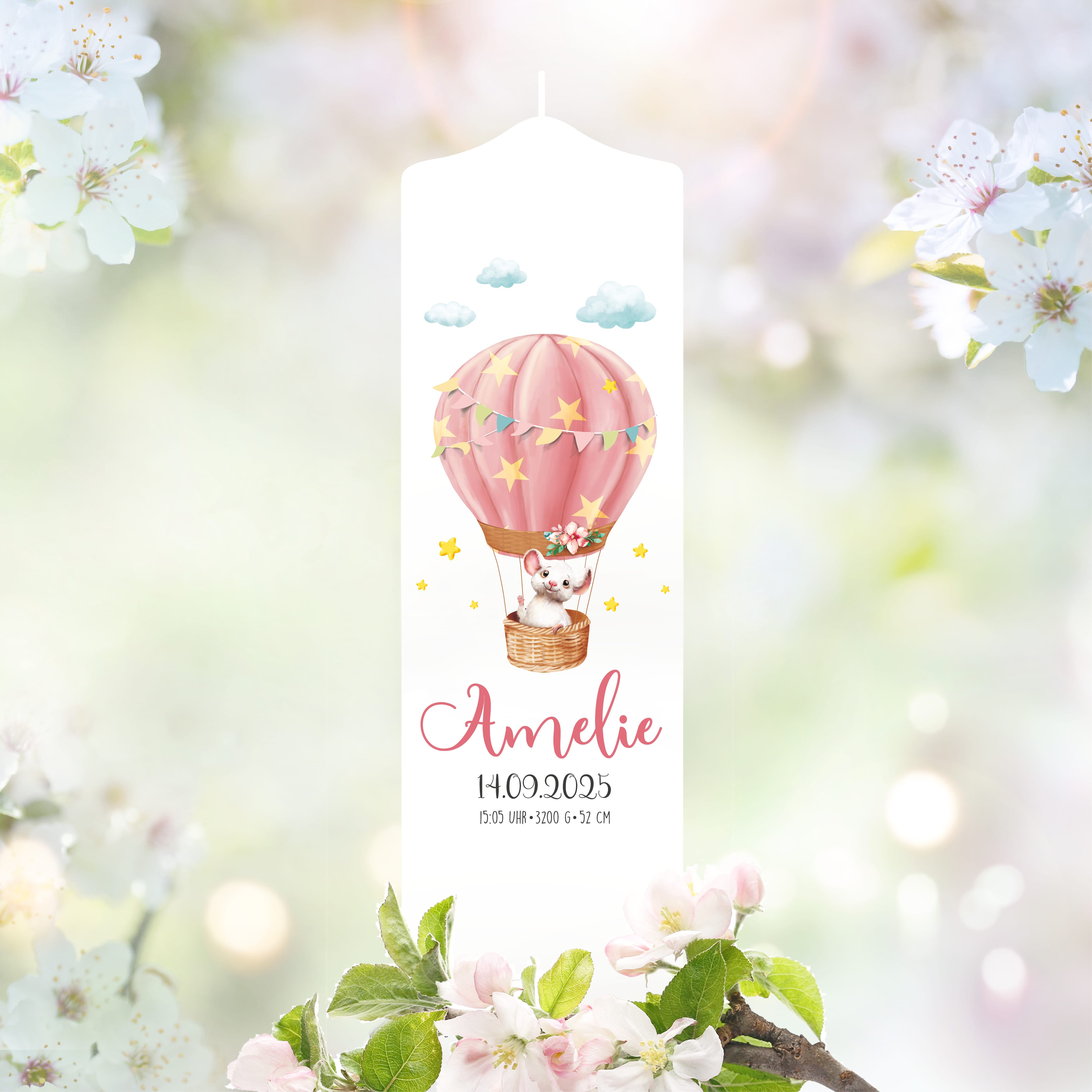 Auf dem Bild ist das Produkt: Taufkerze oder Kerze zur Geburt Mädchen mit Maus im Heißluftballon pastell mit Namen Datum Uhrzeit Gewicht zum Preis von €5.90 abgebildet.