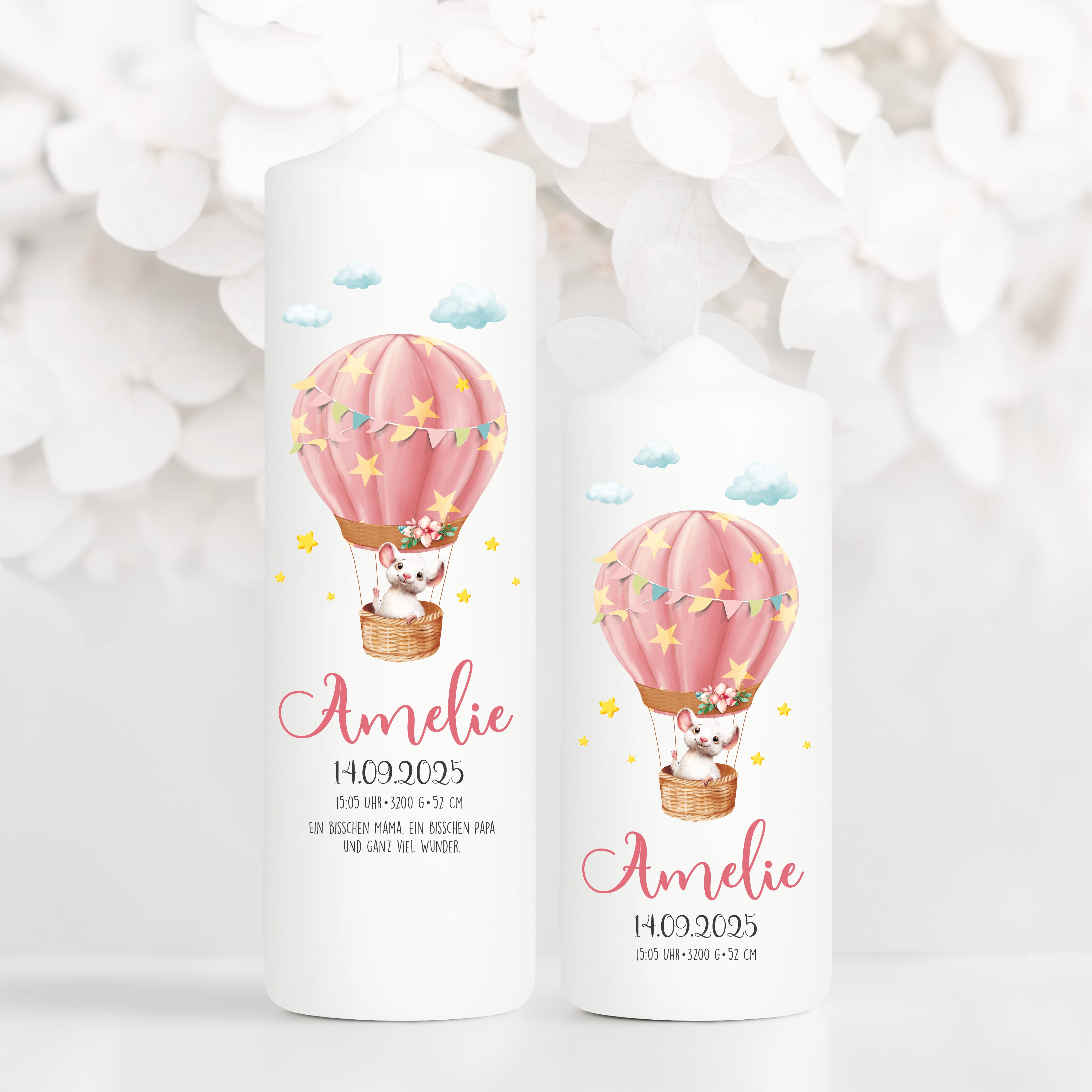 Auf dem Bild ist das Produkt: Taufkerze oder Kerze zur Geburt Mädchen mit Maus im Heißluftballon pastell mit Namen Datum Uhrzeit Gewicht zum Preis von €5.90 abgebildet.