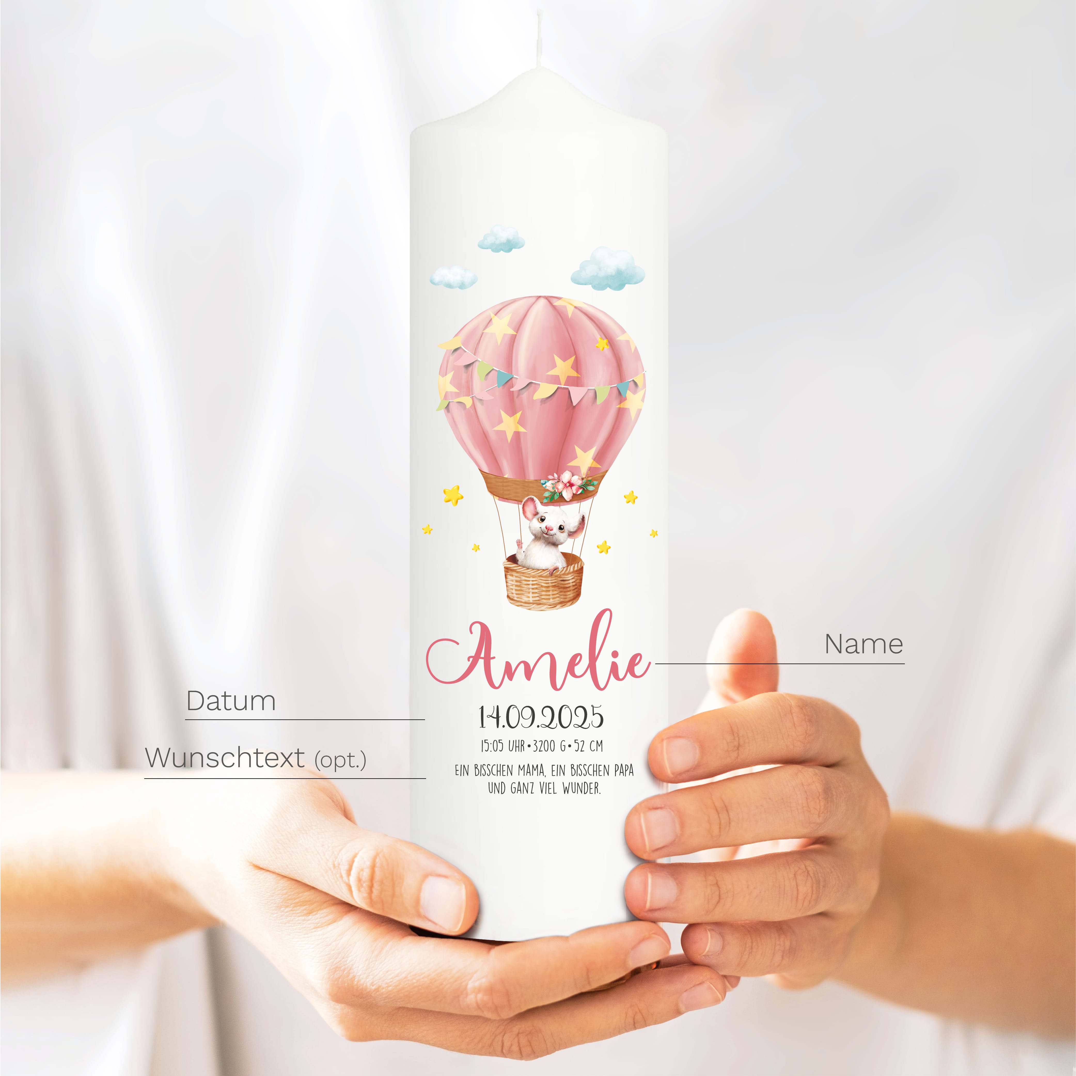 Auf dem Bild ist das Produkt: Taufkerze oder Kerze zur Geburt Mädchen mit Maus im Heißluftballon pastell mit Namen Datum Uhrzeit Gewicht zum Preis von €5.90 abgebildet.