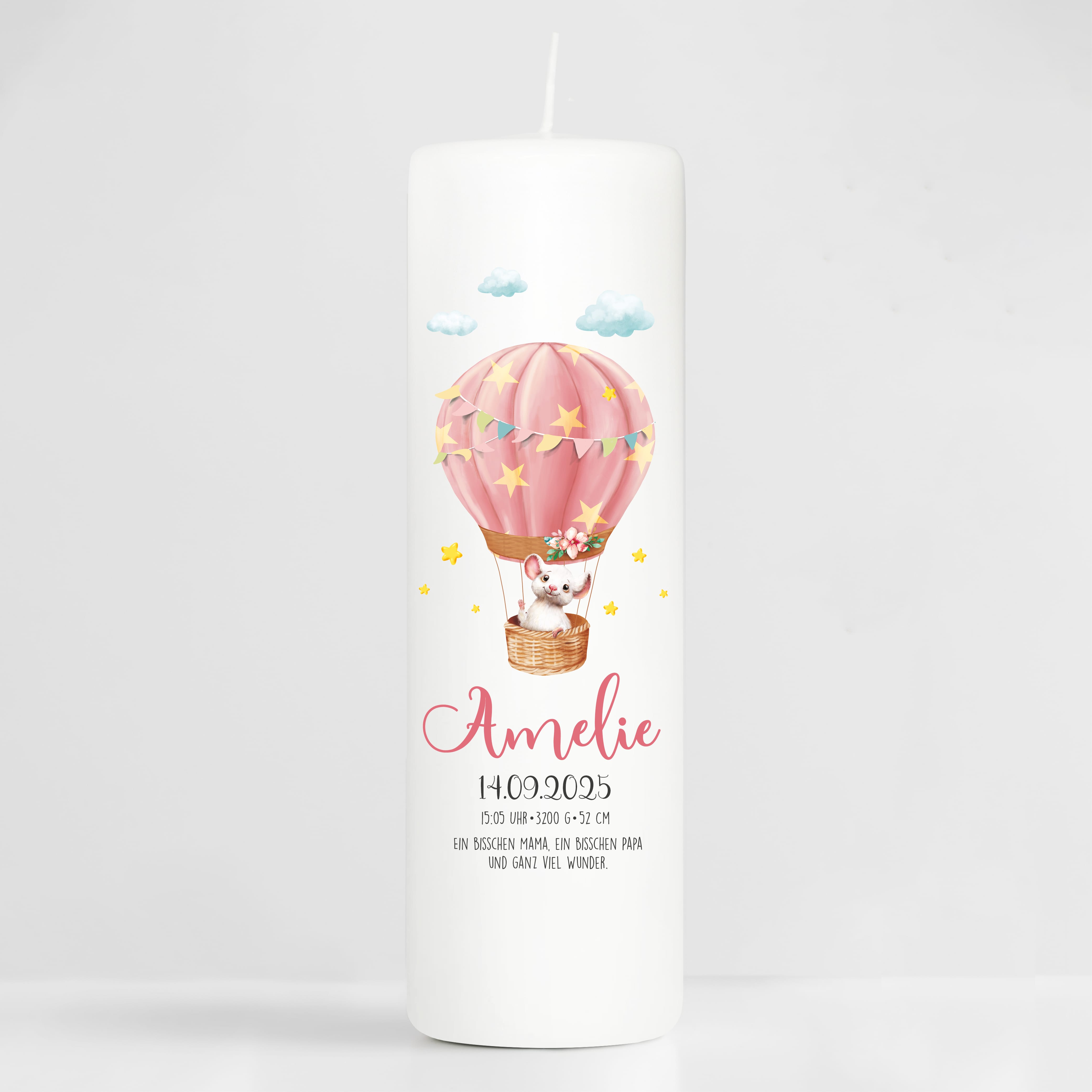 Auf dem Bild ist das Produkt: Taufkerze oder Kerze zur Geburt Mädchen mit Maus im Heißluftballon pastell mit Namen Datum Uhrzeit Gewicht zum Preis von €5.90 abgebildet.