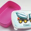Auf dem Bild ist das Produkt: personalisierbare Brotdose blau weißer Mischer Betonmischer Auto mit Wunschnamen Schule Geschenk Einschulung Geburtstag zum Preis von €19.90 abgebildet.