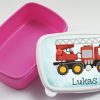 Auf dem Bild ist das Produkt: Brotdose rotes Feuerwehrauto personalisiert mit Wunschnamen Schule Geschenk Einschulung, Geschenk Geburtstag zum Preis von €19.90 abgebildet.