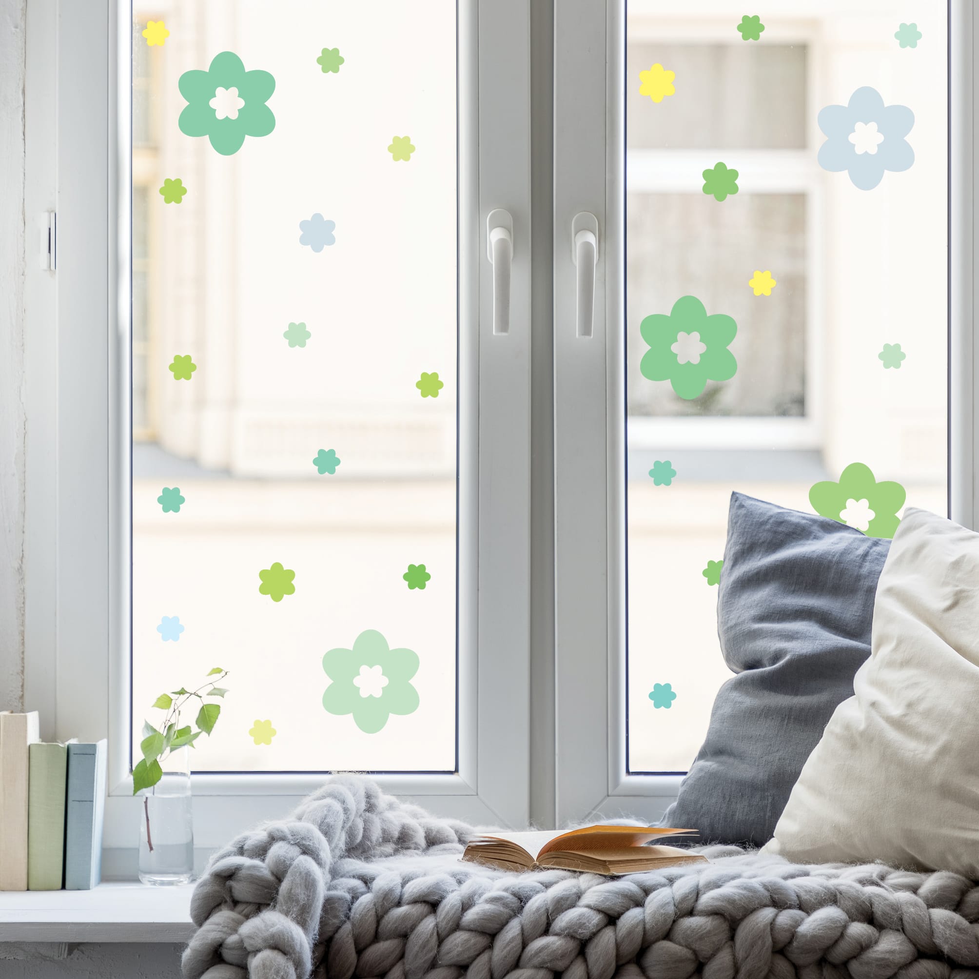 Auf dem Bild ist das Produkt: Fensterbild Frühling Blüten pastell 30teilig Pastellfarben wiederverwendbar, Dekoration Ostern Frühling zum Preis von €13.90 abgebildet.