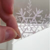 Auf dem Bild ist das Produkt: Fensterbild Weihnachten Winter Filigrane Schneeflocken im Set Fensteraufkleber Wiederverwendbar zum Preis von €13.90 abgebildet.