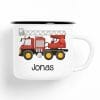 Auf dem Bild ist das Produkt: Campingbecher Emaille mit einem Feuerwehrauto personalisiert mit Wunschname Junge zum Preis von €18.9 abgebildet.