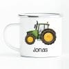 Auf dem Bild ist das Produkt: Campingbecher Emaille mit einem grünen Traktor Trecker personalisiert mit Wunschname Geschenk Junge zum Preis von €18.90 abgebildet.