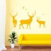 Auf dem Bild ist das Produkt: Wandtattoo Wandbild Drei Hirsche mit Vögeln, Dekoration, Zimmergestaltung zum Preis von €13.9 abgebildet.