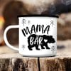 Emaille Campingbecher Mama Bär Muttertag Geschenk Kaffeebecher 300 ml Auf dem Bild ist das Produkt: Emaille Campingbecher Mama Bär Muttertag Geschenk Kaffeebecher 300 ml zum Preis von €18.9 abgebildet.