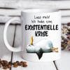 Tasse bedruckt Möwe Lass mich. Ich habe eine existenzielle Krise Becher lustiger Spruch maritim Auf dem Bild ist das Produkt: Tasse bedruckt Möwe Lass mich. Ich habe eine existenzielle Krise Becher lustiger Spruch maritim zum Preis von €16.9 abgebildet.