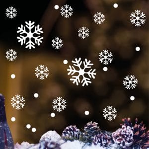 Auf dem Bild ist das Produkt: Fensterbild Schneeflocken – WIEDERVERWENDBAR – Fensteraufkleber 70 Aufkleber im Set zum Preis von €6.9 abgebildet.