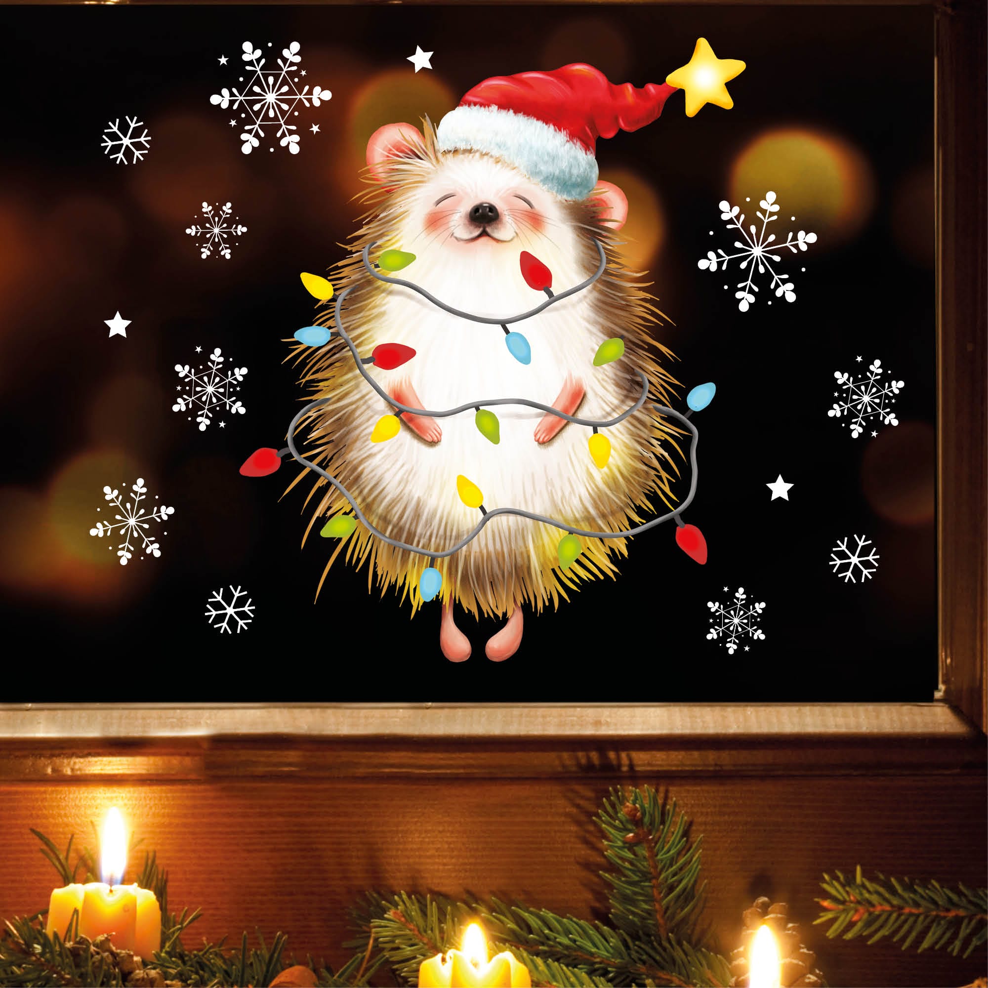 Auf dem Bild ist das Produkt: Fensterbild Weihnachten Winter Igel Lichterkette Schneeflocken Fensteraufkleber wiederverwendbar zum Preis von €13.90 abgebildet.