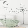 Auf dem Bild ist das Produkt: Wandtattoo Pusteblume mit vielen Pollen und Vögeln zum Preis von €29.9 abgebildet.