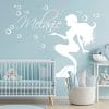 Auf dem Bild ist das Produkt: Wandtattoo Kinderzimmer Mädchen Meerjungfrau mit Wunschnamen zum Preis von €23.90 abgebildet.
