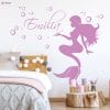 Auf dem Bild ist das Produkt: Wandtattoo Kinderzimmer Mädchen Meerjungfrau mit Wunschnamen zum Preis von €23.90 abgebildet.