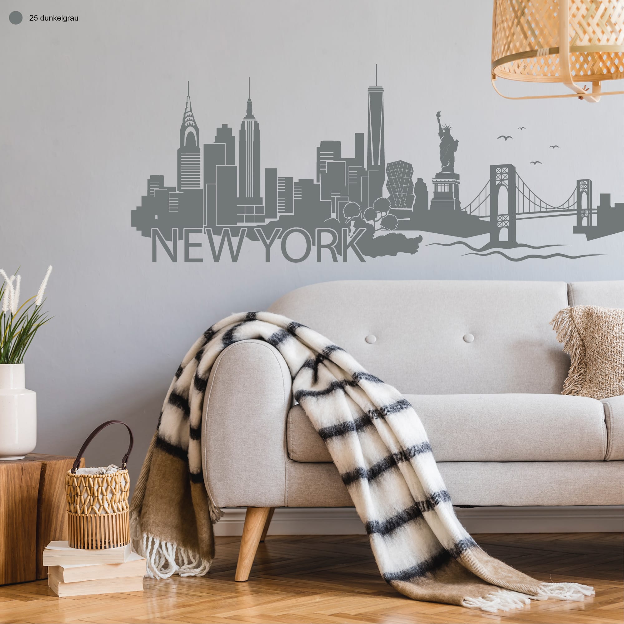 Auf dem Bild ist das Produkt: Wandtattoo Skyline New York mit Schriftzug, Wohndekoration zum Preis von €29.9 abgebildet.