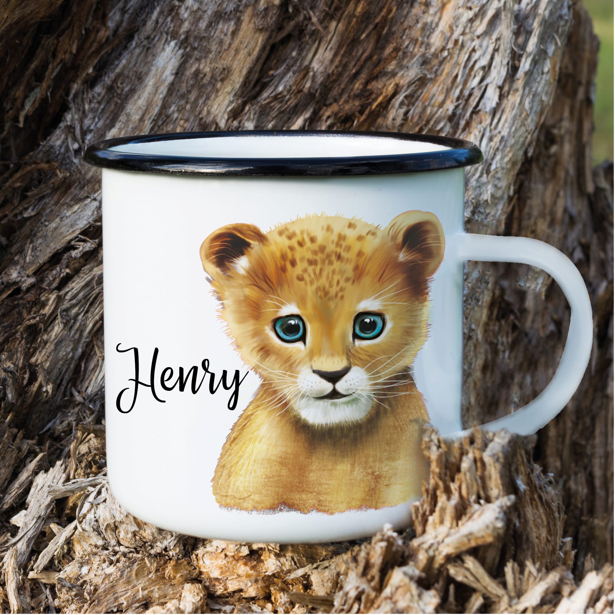 Auf dem Bild ist das Produkt: Emaille Campingbecher Kindertasse Löwe Lion Löwenkind personalisiert mit Wunschnamen Geschenk Geburtstag zum Preis von €18.9 abgebildet.