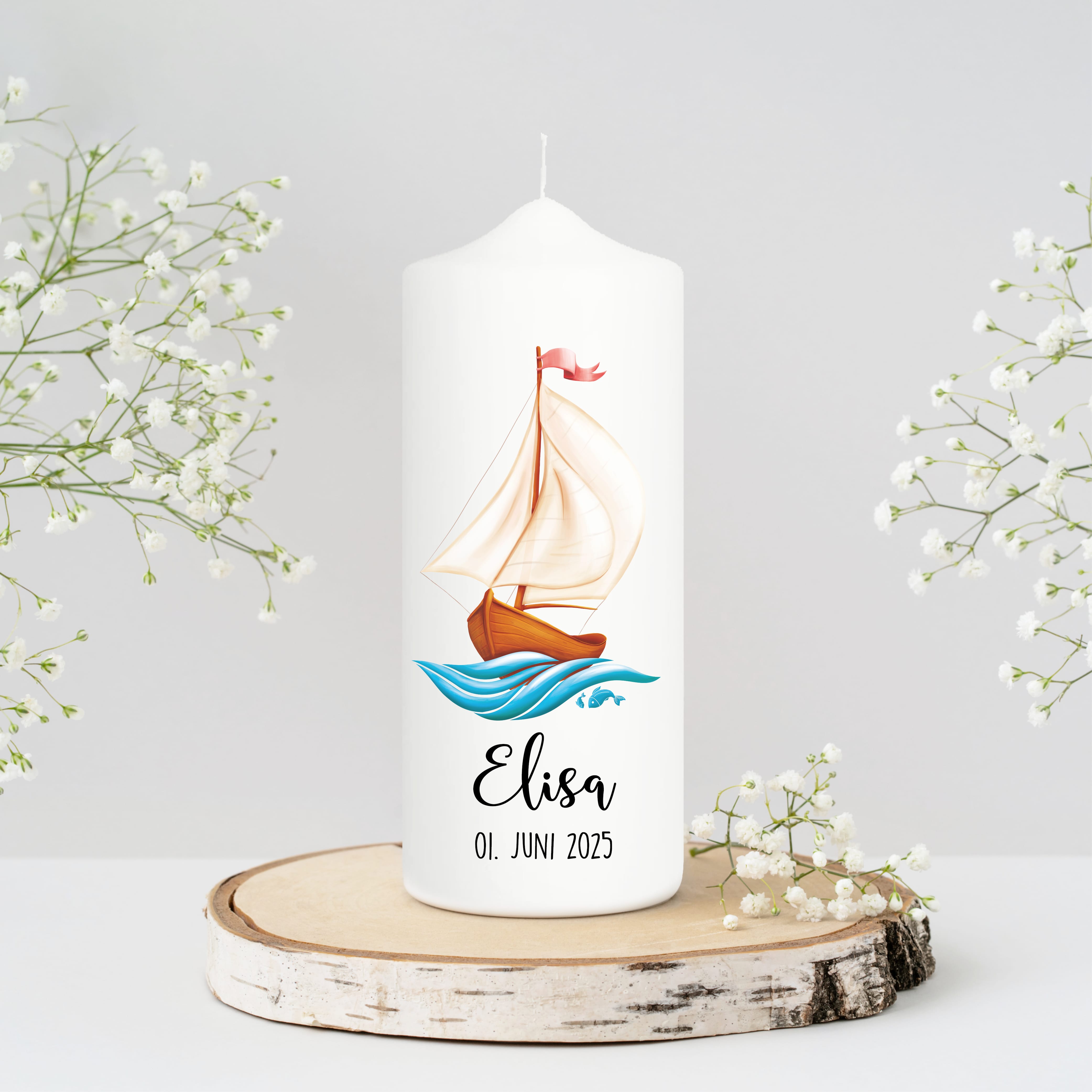 Auf dem Bild ist das Produkt: Taufkerze Segelboot Schiff Junge Mädchen Boot Name Datum Taufspruch Kerze zur Taufe Meer zum Preis von €6.4 abgebildet.